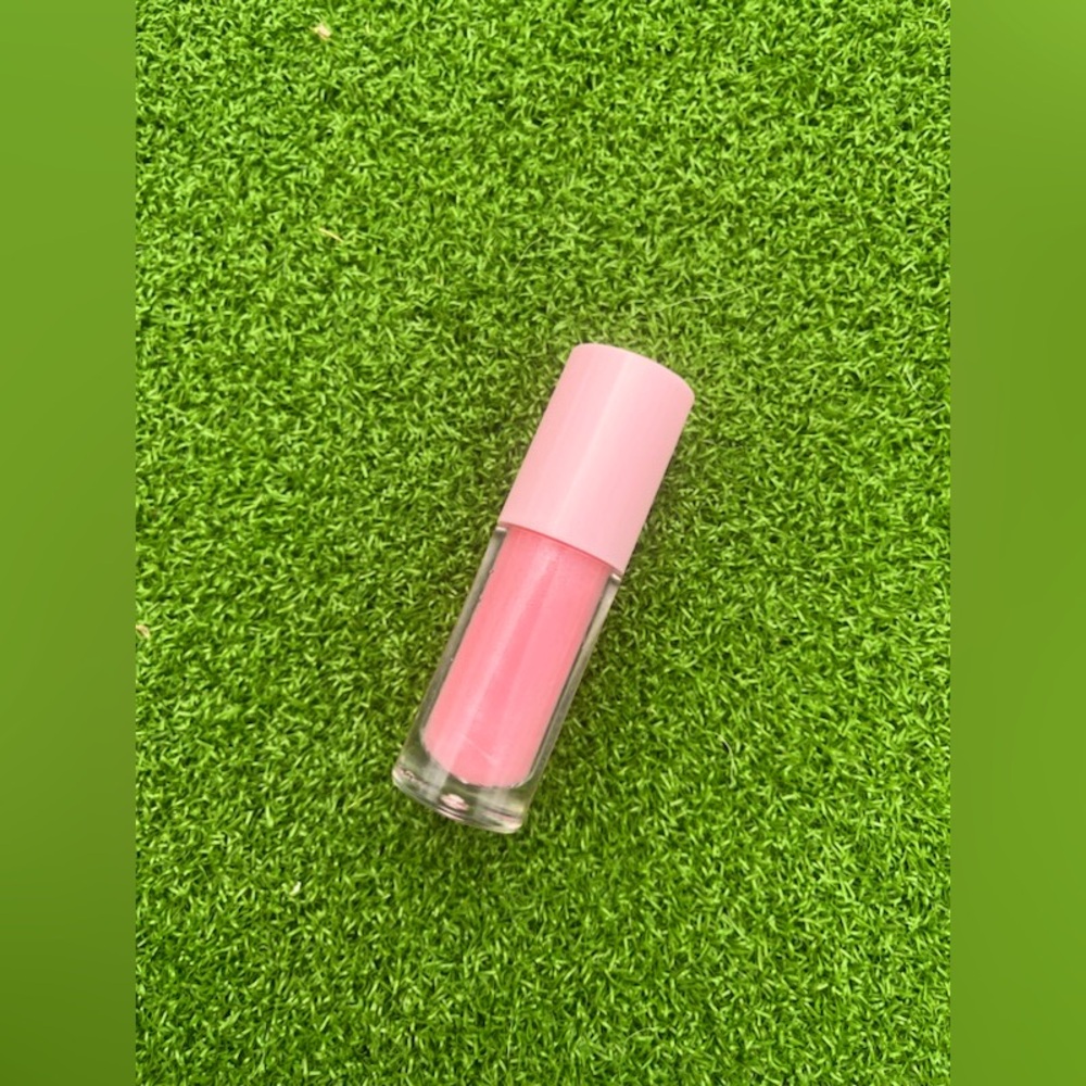 Party pink lip oil! 🌸🌊